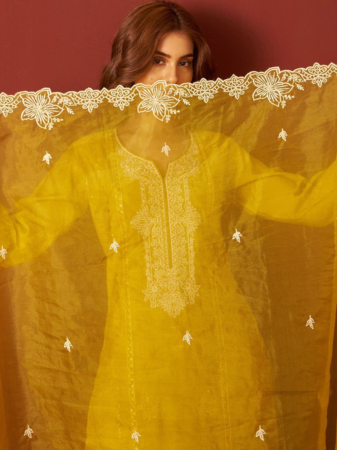 Women Floral Embroidered Kurta with Trousers & Dupatta