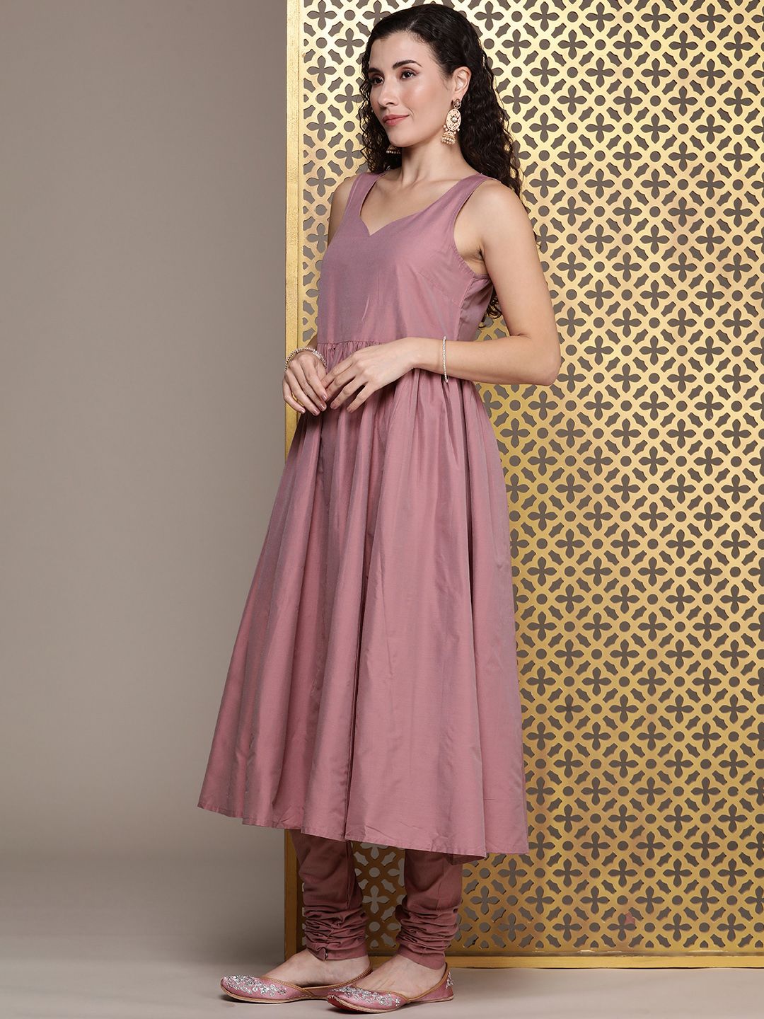 Dhiyona PD Women Women Jashn Kurta With Churidar & Dupatta