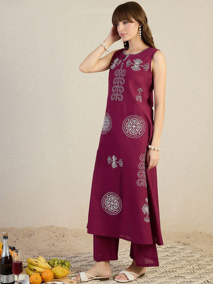 Floral Embroidered Notch Neck Thread Work Pure Cotton Straight Kurta & Palazzos