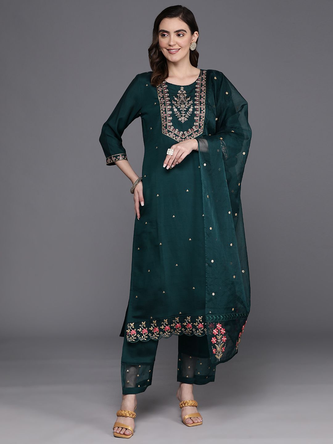 Dhiyona IE Floral Embroidered Regular Kurta with Trousers & Dupatta