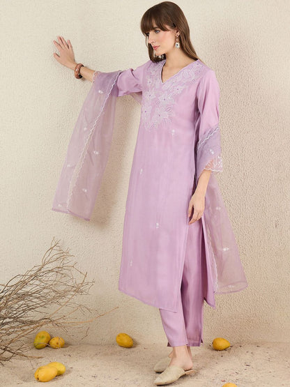 Women Floral Embroidered Regular Thread Work Kurta with Trousers & Dupatta