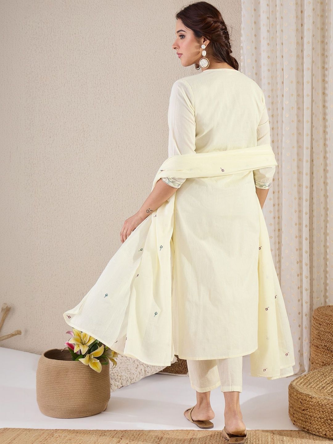 Women Floral Embroidered Empire Thread Work Pure Cotton Kurta with Trousers & With Dupatta