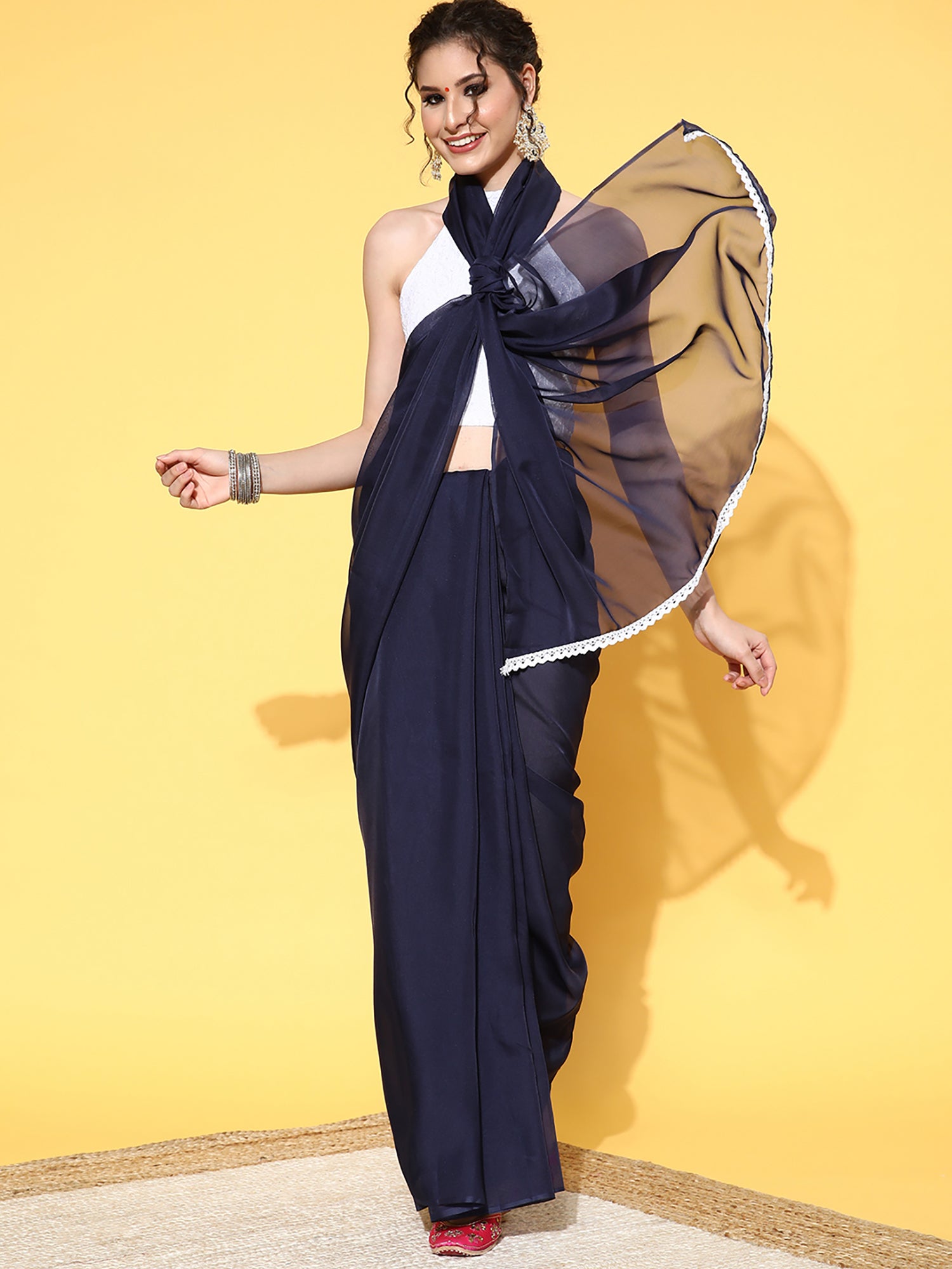 Women's Organza Navy Blue Solid Celebrity Saree With Blouse Piece