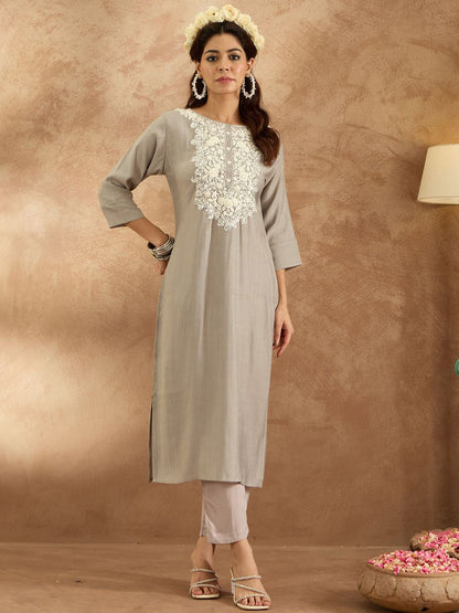 Women Ethnic Motifs Embroidered Regular Thread Work Kurta with Trousers