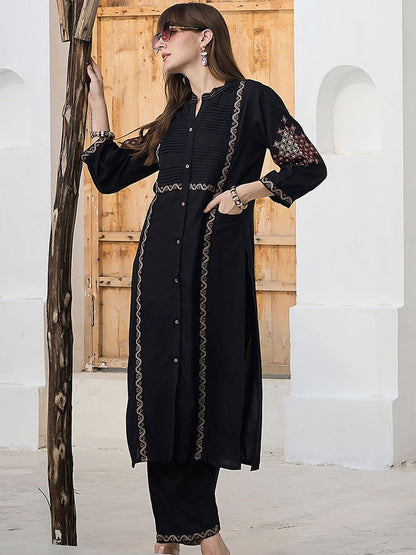 Dhiyona IE Embroidered Mandarin Collar Tunic With Trousers
