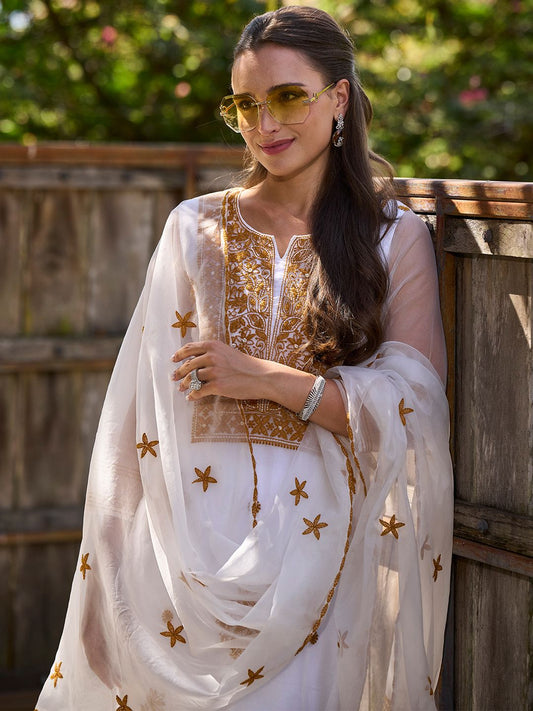 Women Floral Embroidered Regular Thread Work Kurta with Trousers & With Dupatta