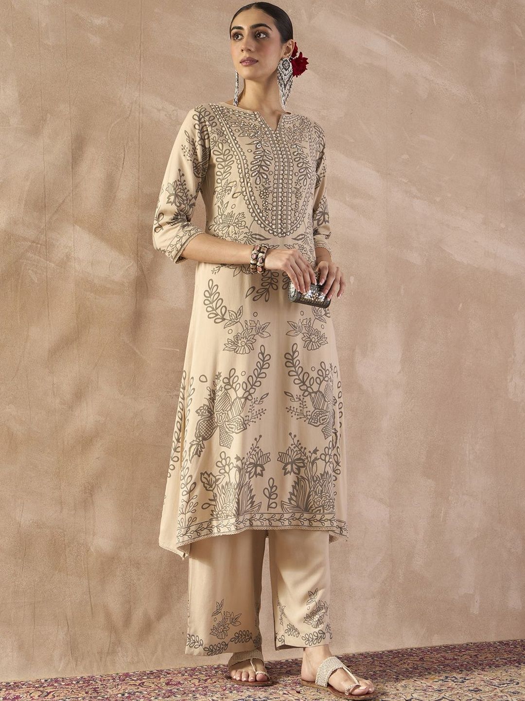 Women Ethnic Motifs Printed Regular Sequinned Kurta with Trousers