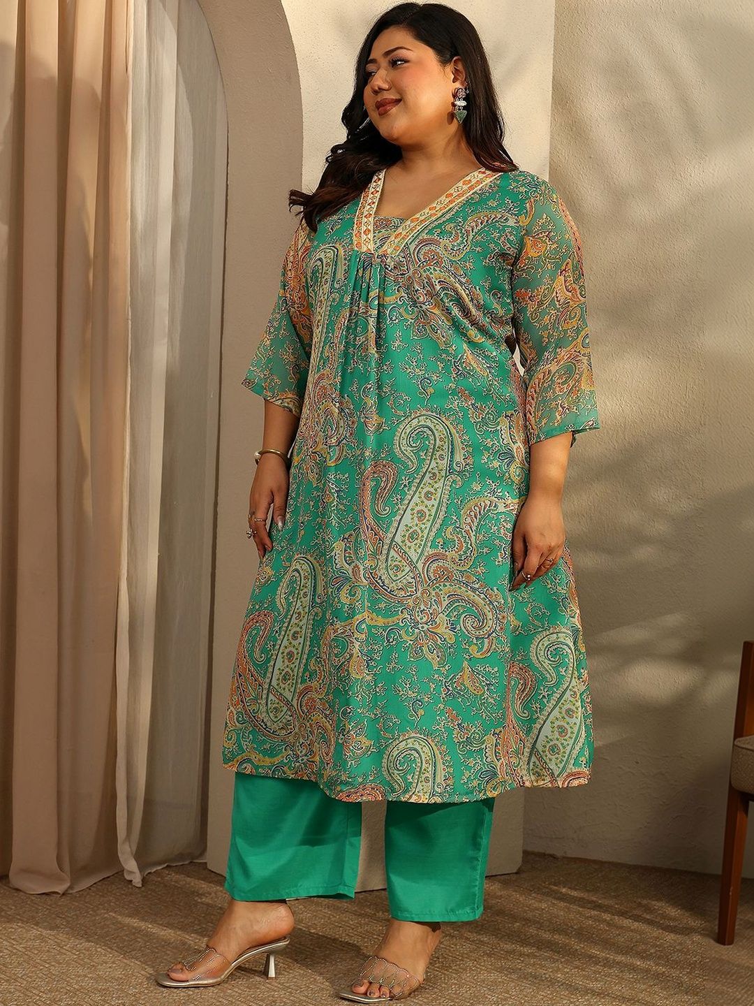 Dhiyona Women's Plus Size Paisley Printed Kurta with Trousers & With Dupatta
