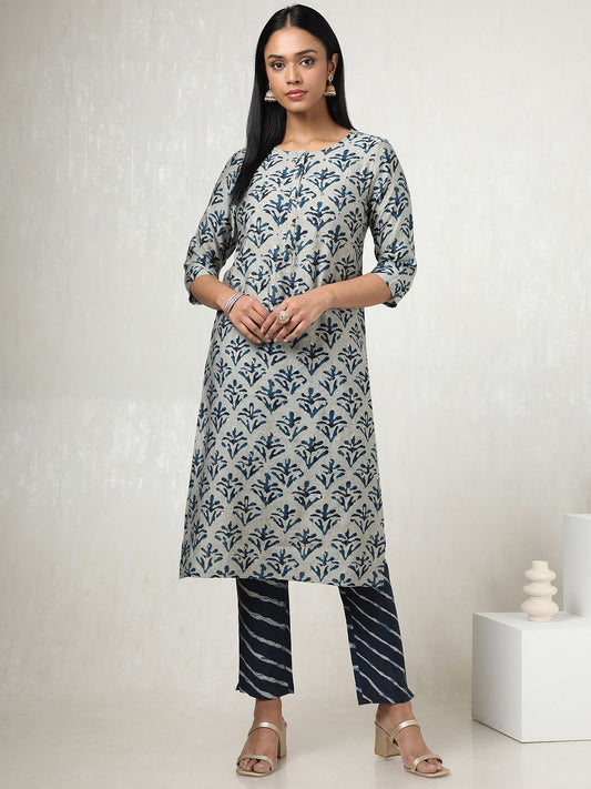 Dhiyona SO Women's Women Floral Printed Regular Mirror Work Kurta with Trousers