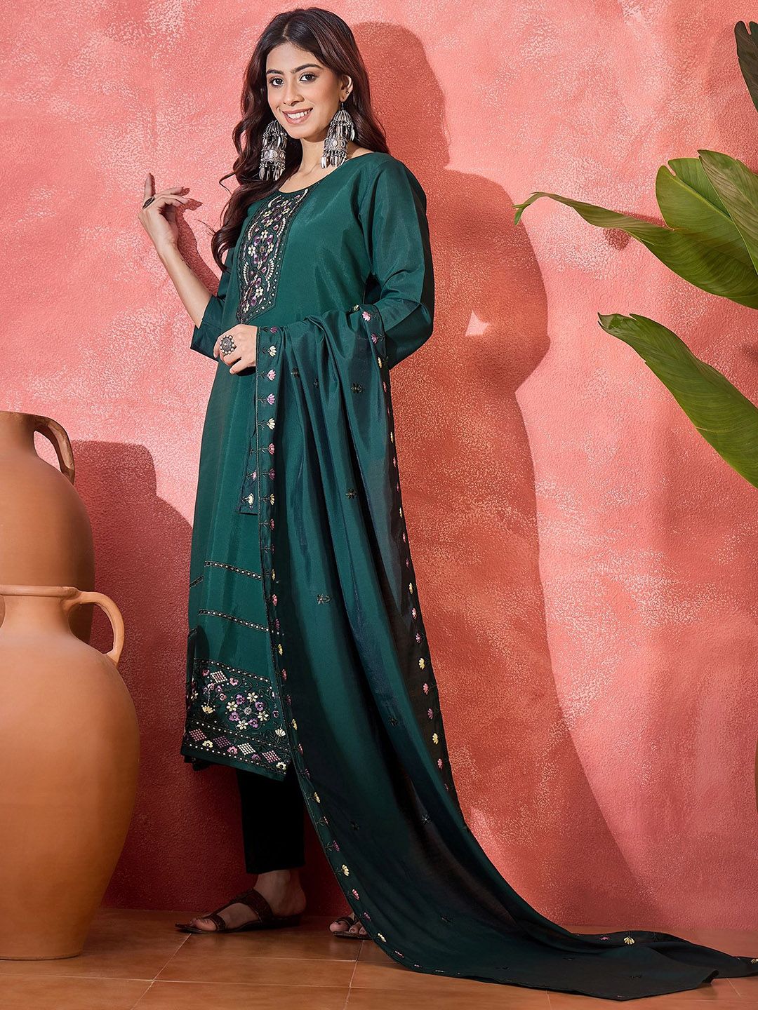 Dhiyona SN Women's Floral Embroidered Thread Work Pure Silk Straight Kurta & Trousers With Dupatta