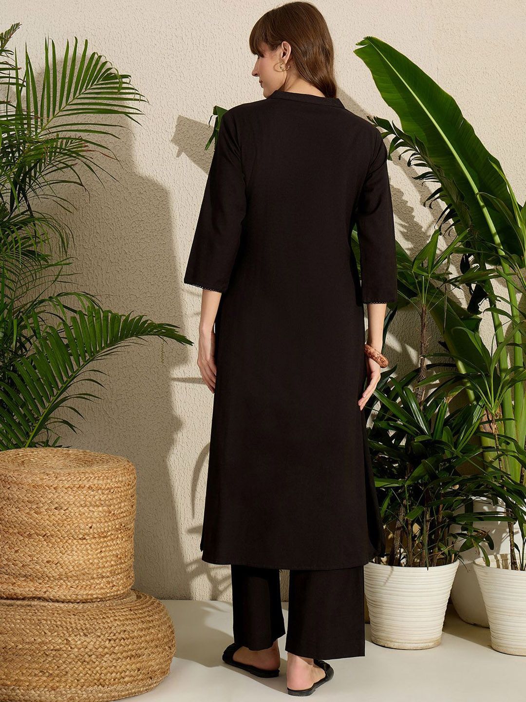 Dhiyona IE Embroidered Mandarin Collar A-Line Kurta With Trouser