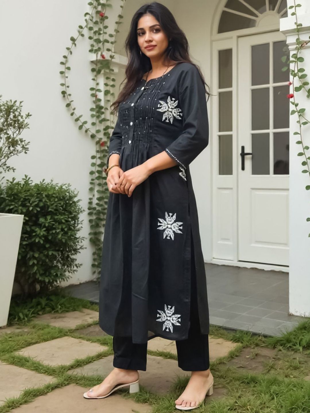 Women Ethnic Motifs Embroidered Cotton A-Line Kurta with Trousers