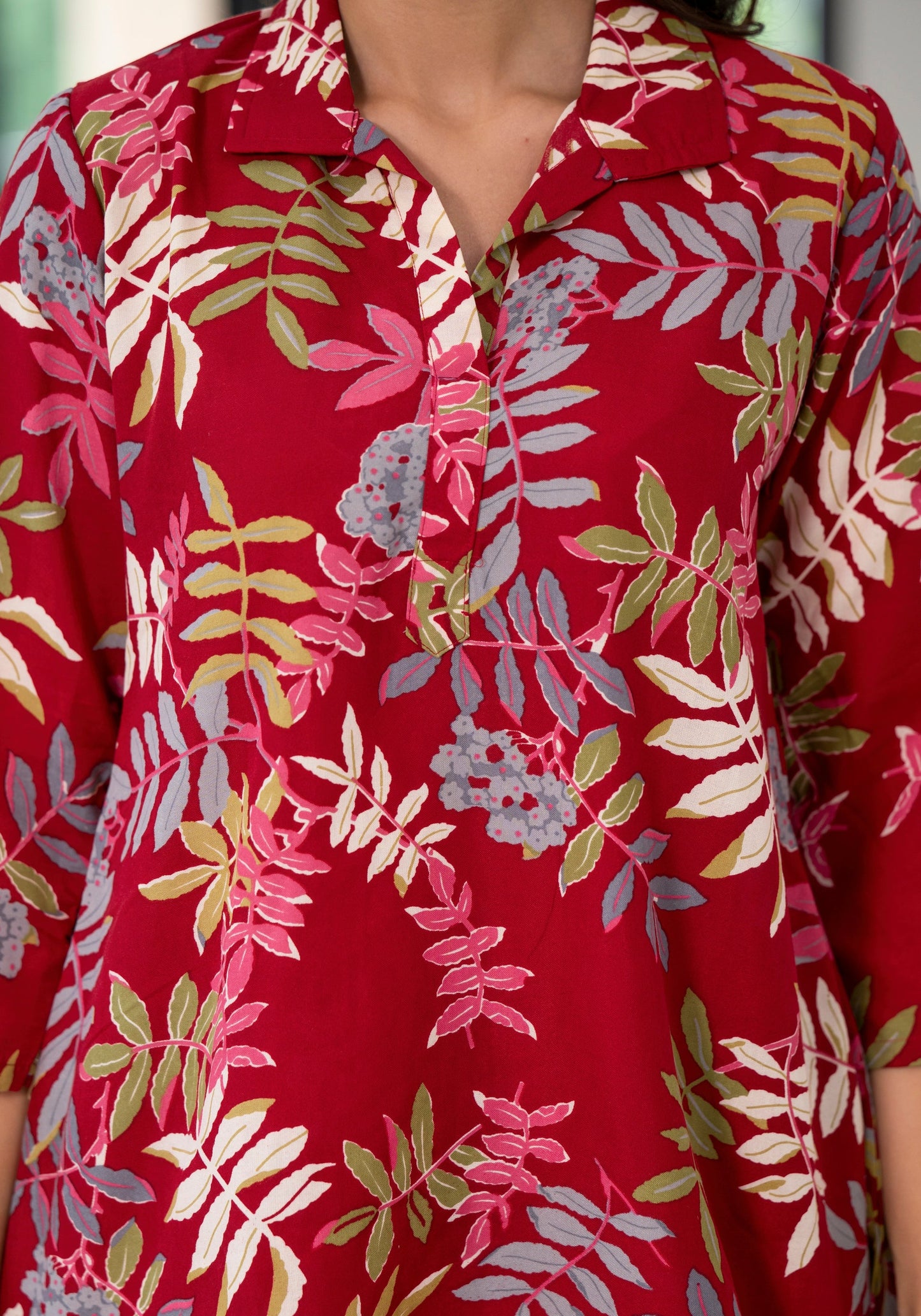 Women Red Printed Viscose Rayon Kurta And Pant Set