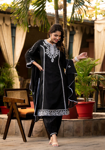 Dhiyona VR Women's Ethnic Motif Thread Embroidered A-Line Kurta, Paired With Afghani Bottom & Dupatta