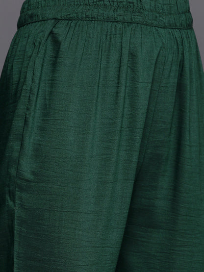 Dhiyona VR Women's Green Embroidered Kurta With Embroidered Trouser And Ombre Dupatta