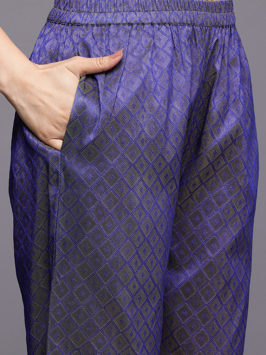 Dhiyona VR Women's Blue Jacquard V Neck Kurta With Bottom And Dupatta
