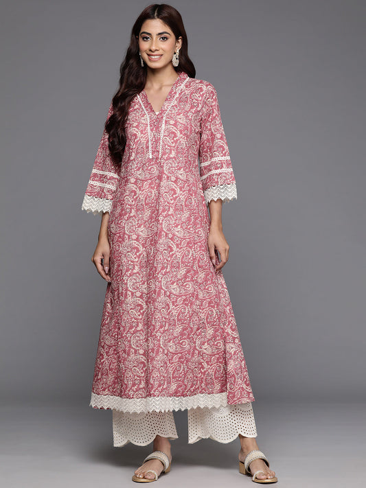 Dhiyona VR Women's Peach Paisley Printed Lace Embellished A-Line Kurta