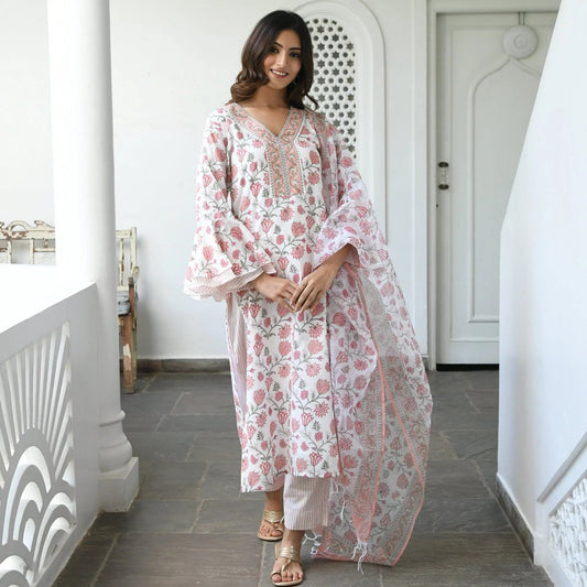 Women White Floral Print Pure Cotton Kurta And Pant Set