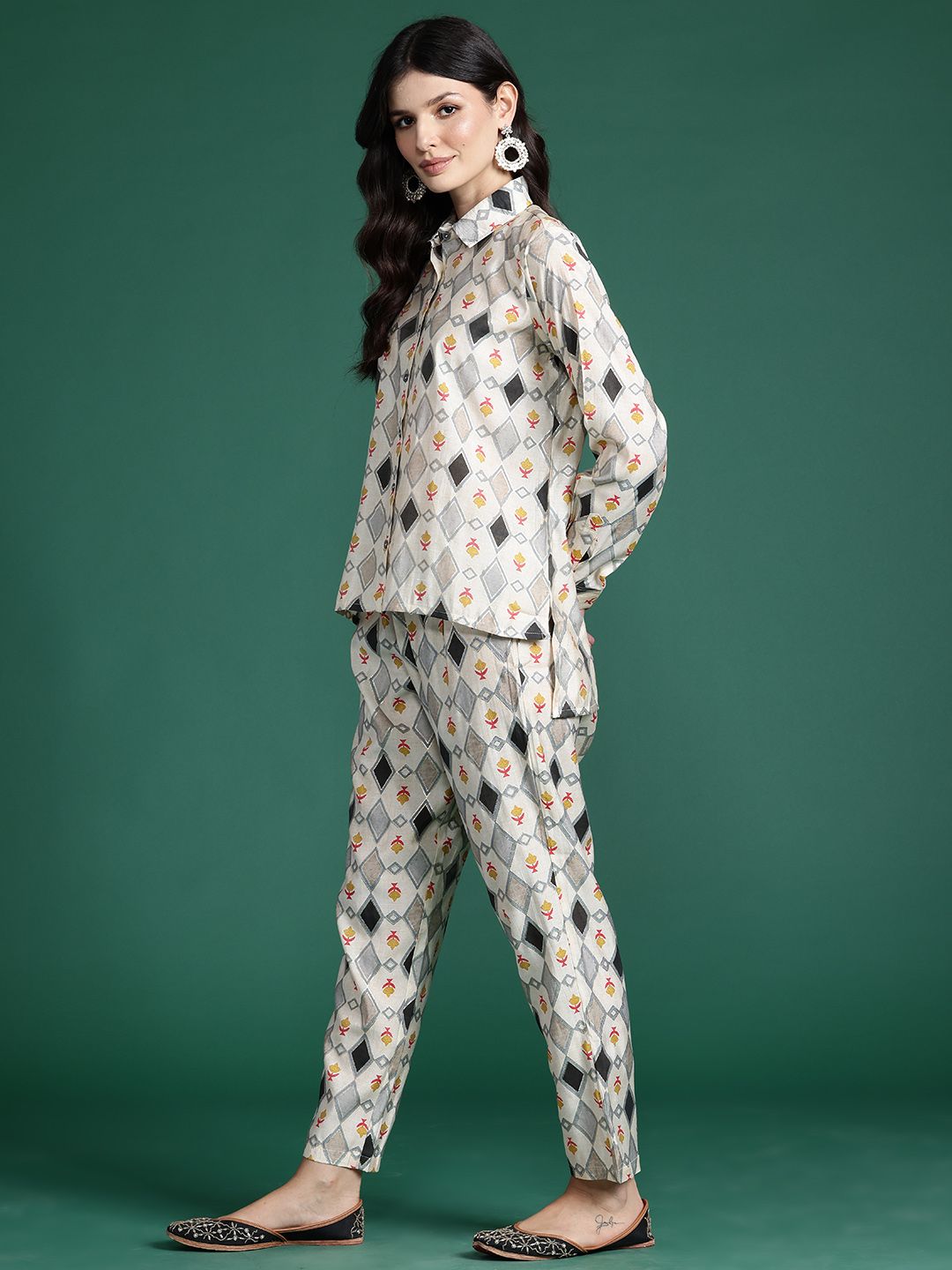 Dhiyona IE Printed Shirt With Palazzos