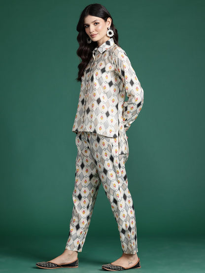 Dhiyona IE Printed Shirt With Palazzos
