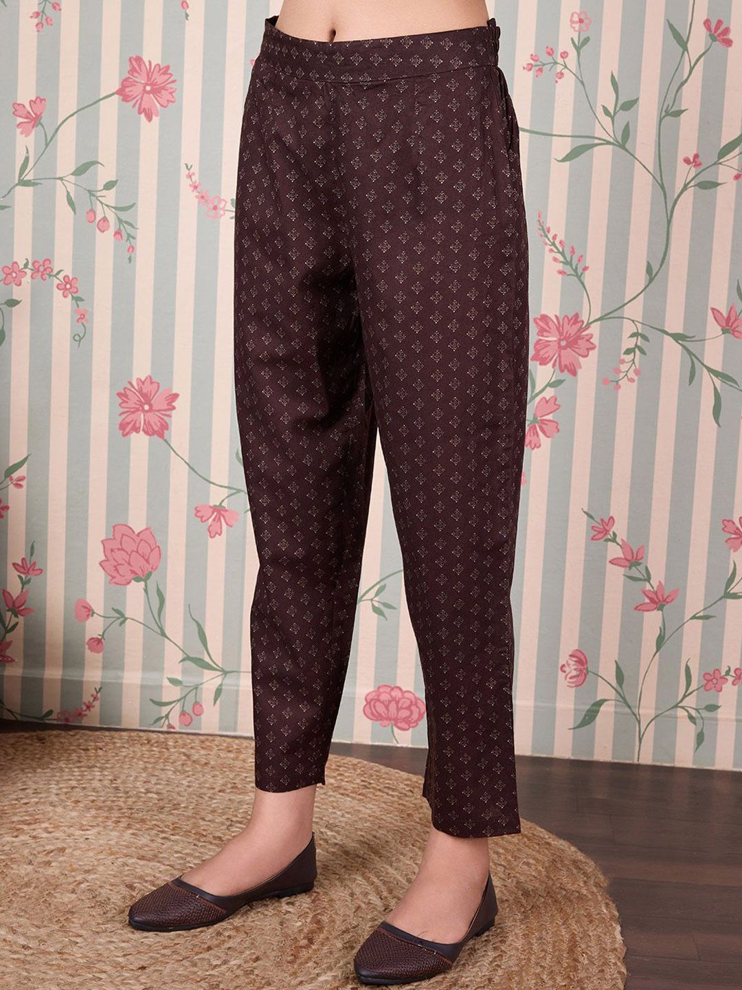 Dhiyona OD  Floral Printed Regular Pure Cotton Kurta with Trousers & Dupatta