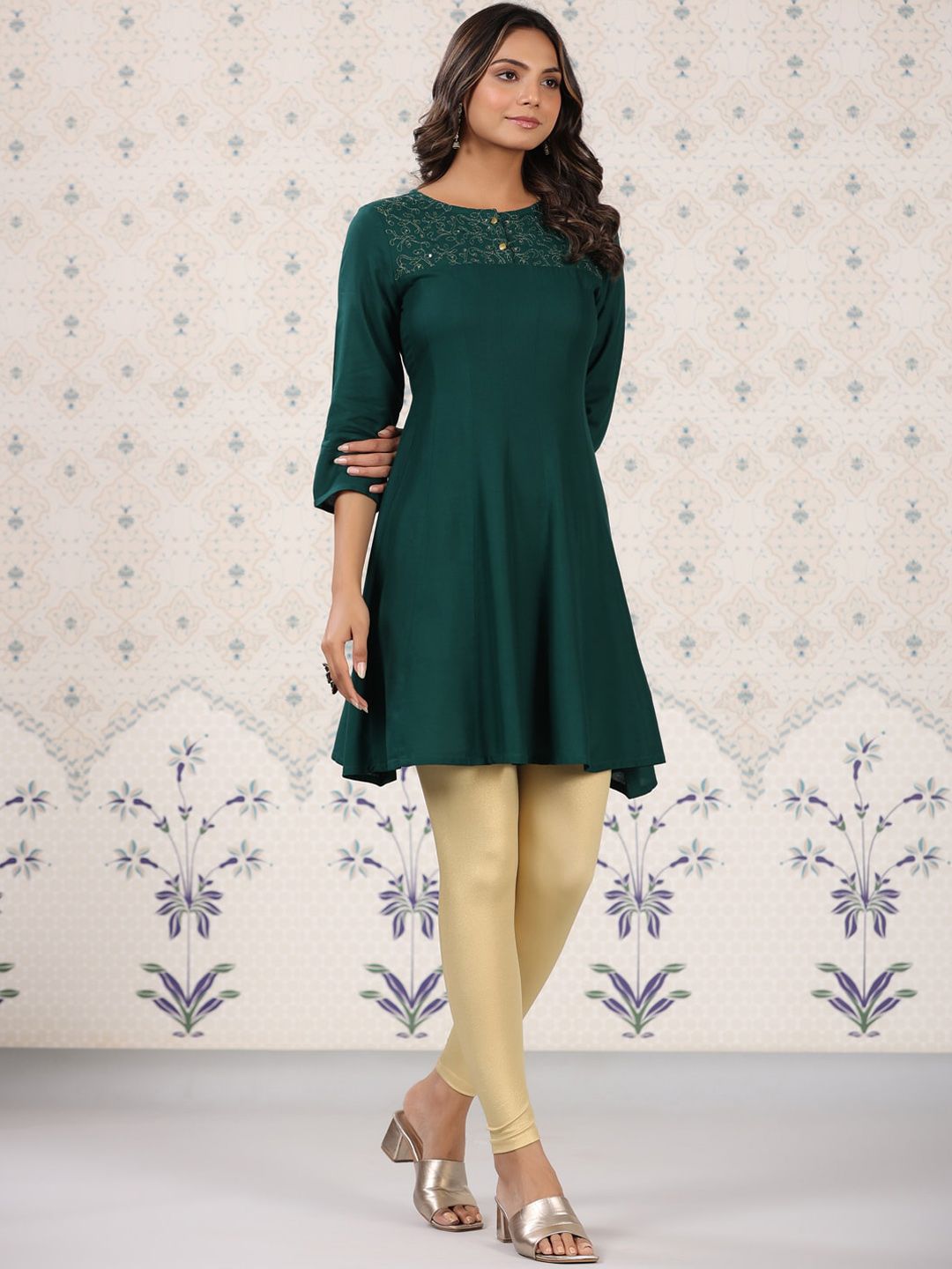 Dhiyona OD  Floral Yoke Design Thread Work Kurta