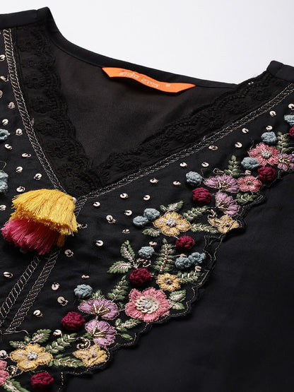 Women Floral Embroidered Regular Thread Work Kurta with Trousers & With Dupatta