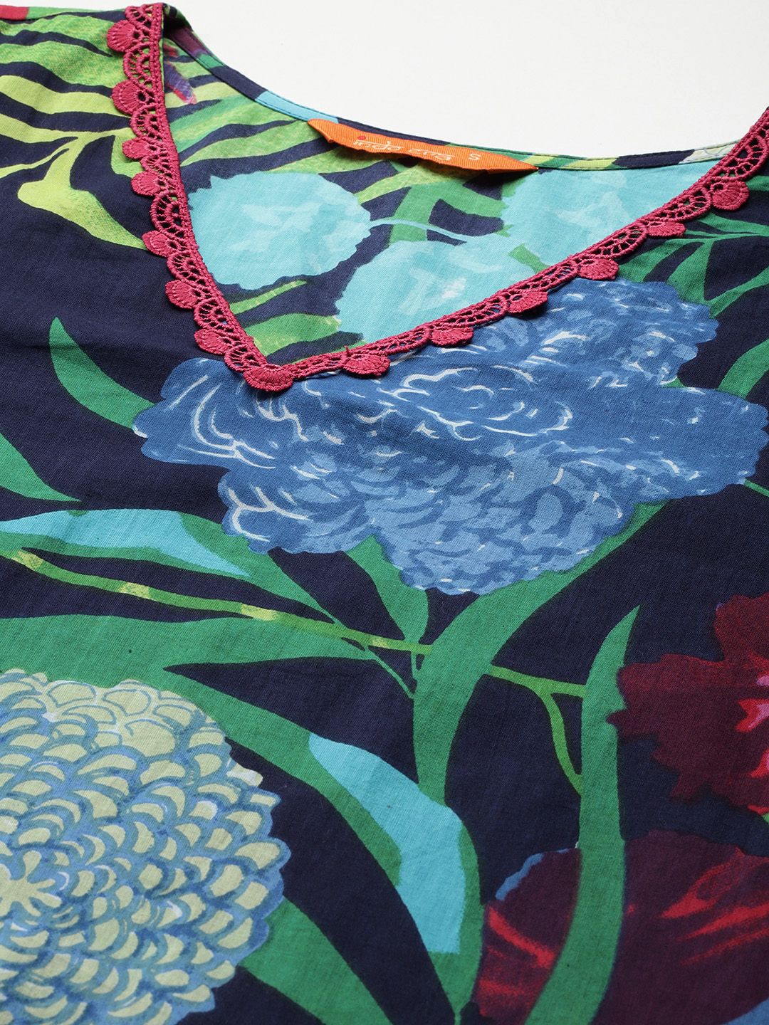 Dhiyona IE Women Floral Printed Regular Pure Cotton Kurta with Trousers