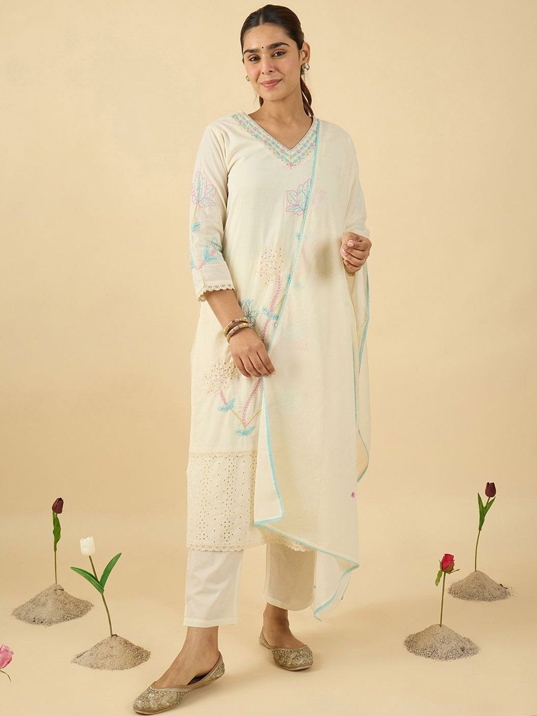 Women Ethnic Motifs Embroidered Thread Work Pure Cotton Kurta Trousers & Dupatta
