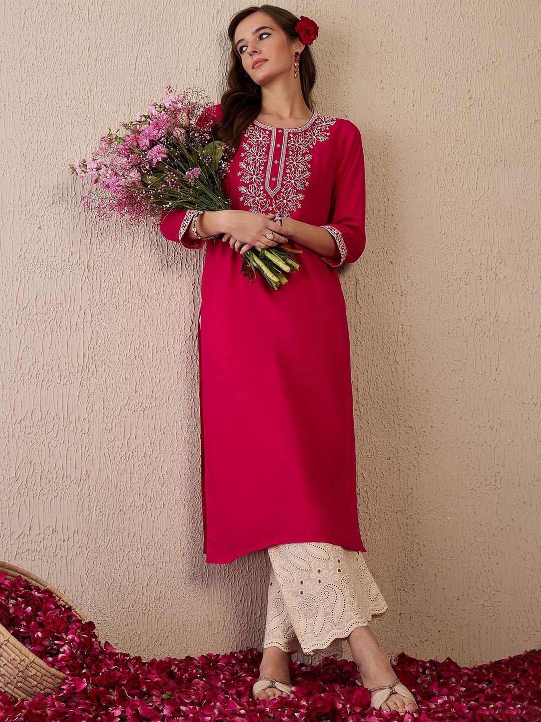 Dhiyona IE Women Floral Embroidered Thread Work Kurta