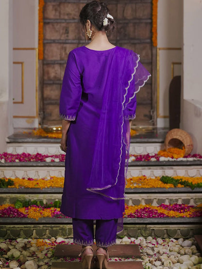 Women Floral Embroidered Regular Thread Work Kurta with Trousers & With Dupatta