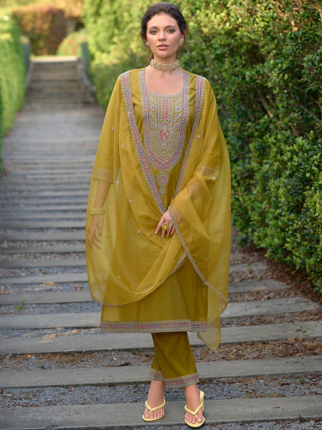 Ethnic Motifs Embroidered Straight Kurta with Trousers & Dupatta