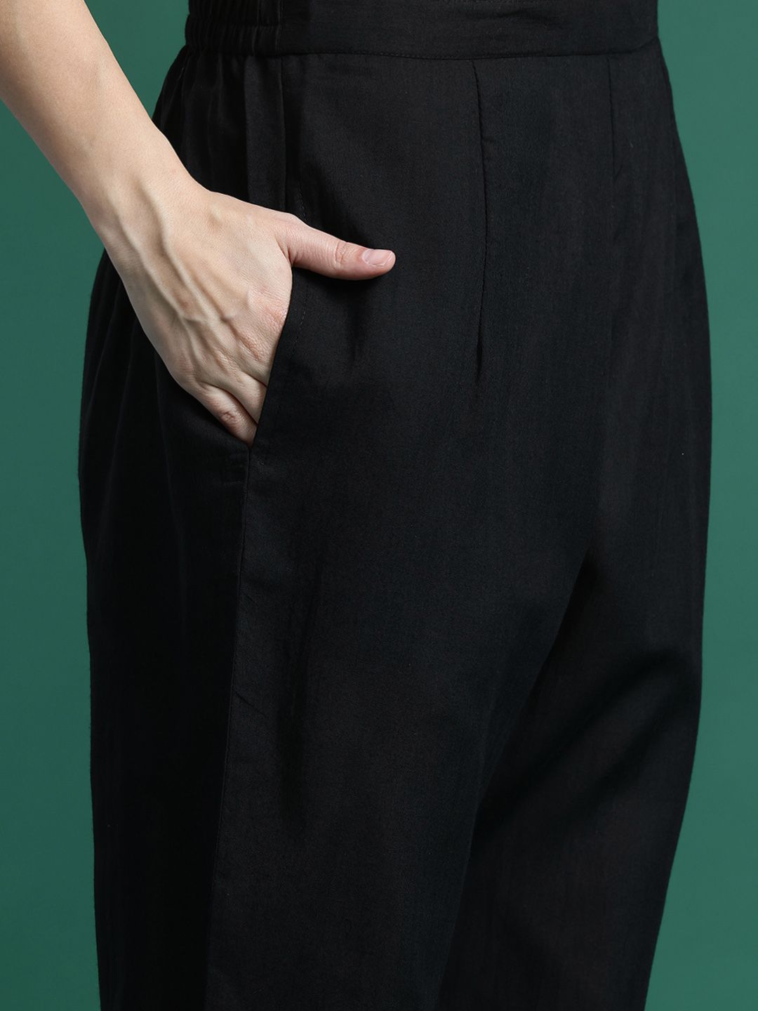 Floral Embroidered Thread Work Linen Kurta With Trousers & Dupatta