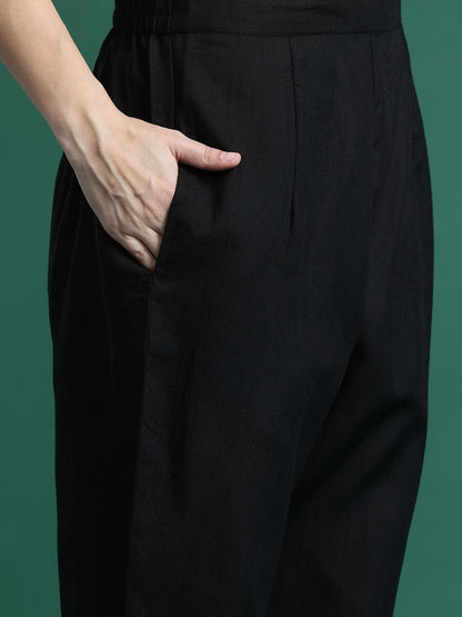 Floral Embroidered Thread Work Linen Kurta With Trousers & Dupatta