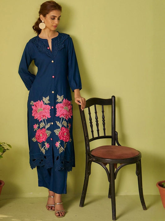 Women Floral Embroidered Kurta with Trousers