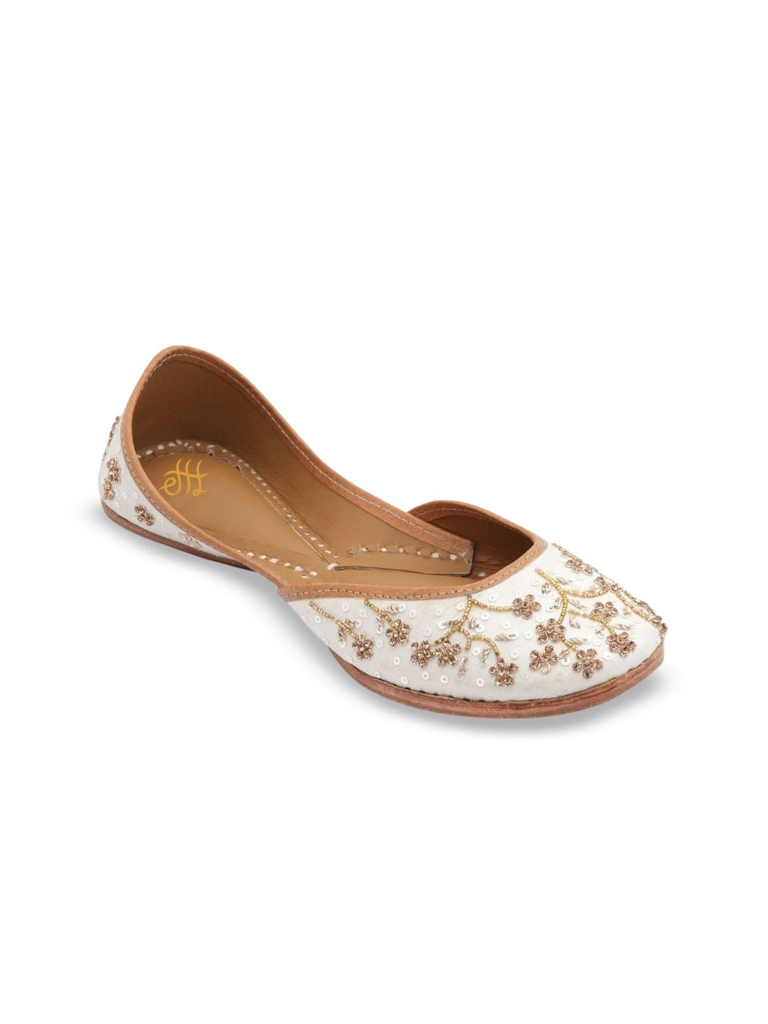 Dhiyona HOP Embroidered Slip-On Mojaris