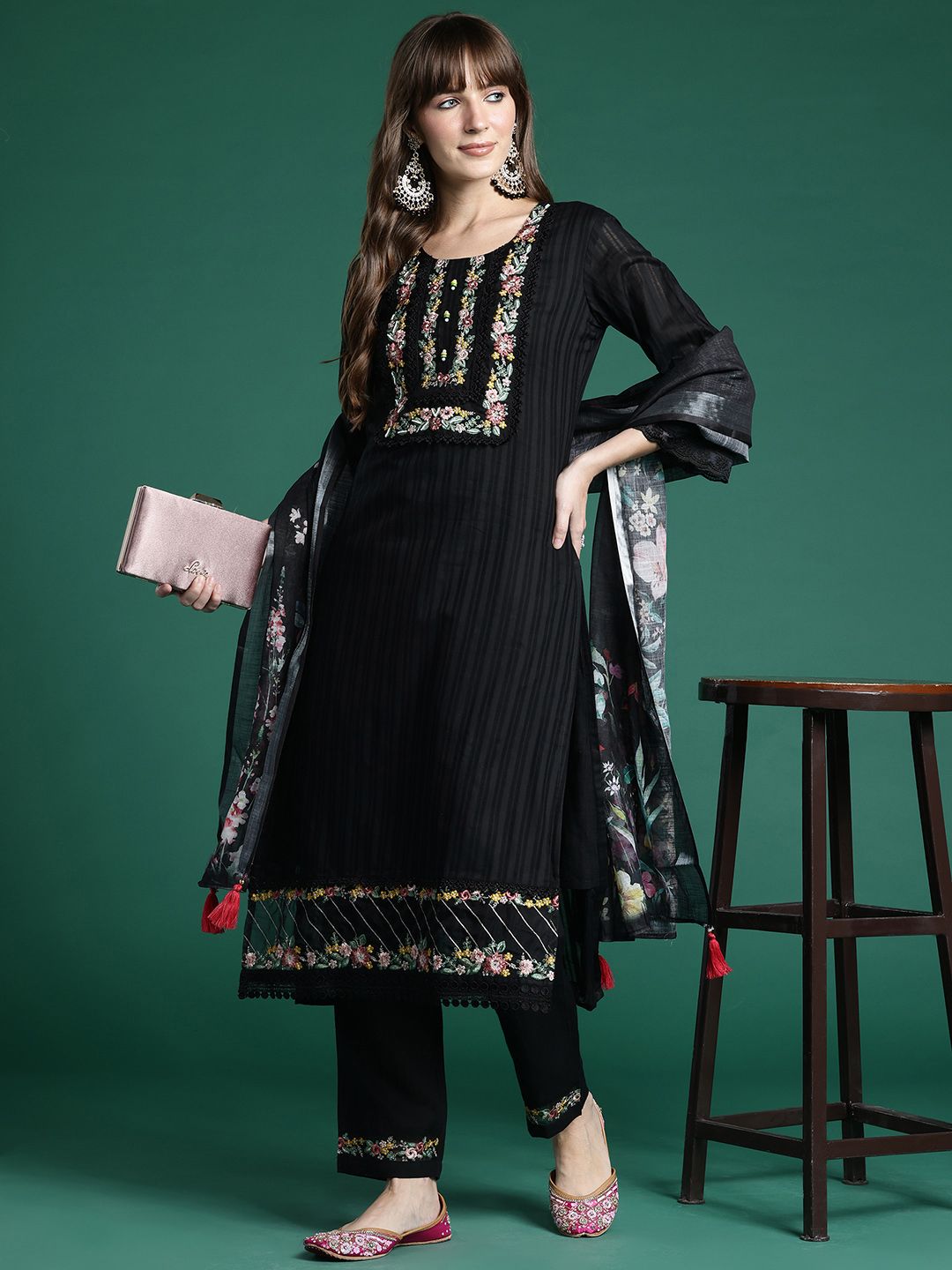 Floral Embroidered Thread Work Linen Kurta With Trousers & Dupatta