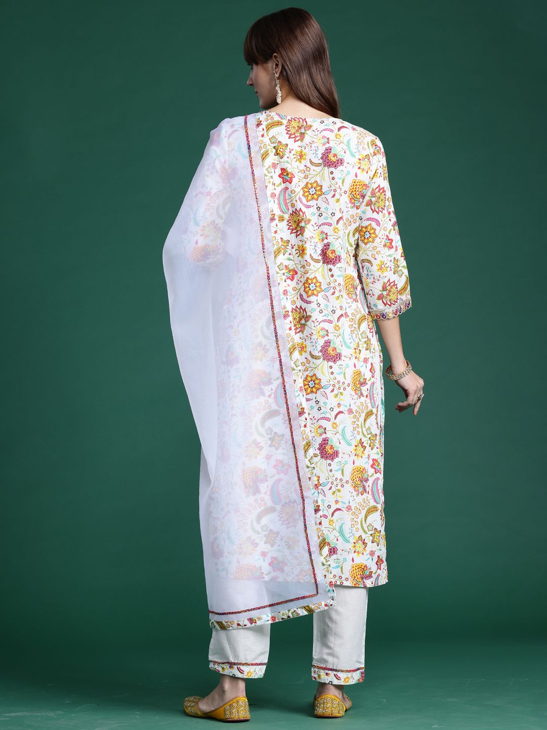 Women Floral Printed Thread Work Pure Cotton Kurta with Trousers & With Dupatta