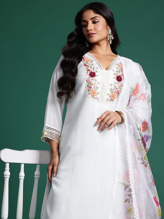 Plus Size Floral Embroidered Beads & Stones Kurta with Trousers & With Dupatta