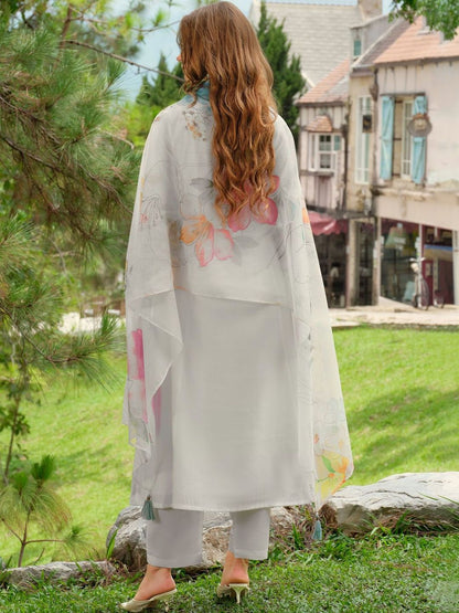 Women Floral Embroidered Regular Thread Work Liva Kurta with Trousers & With Dupatta