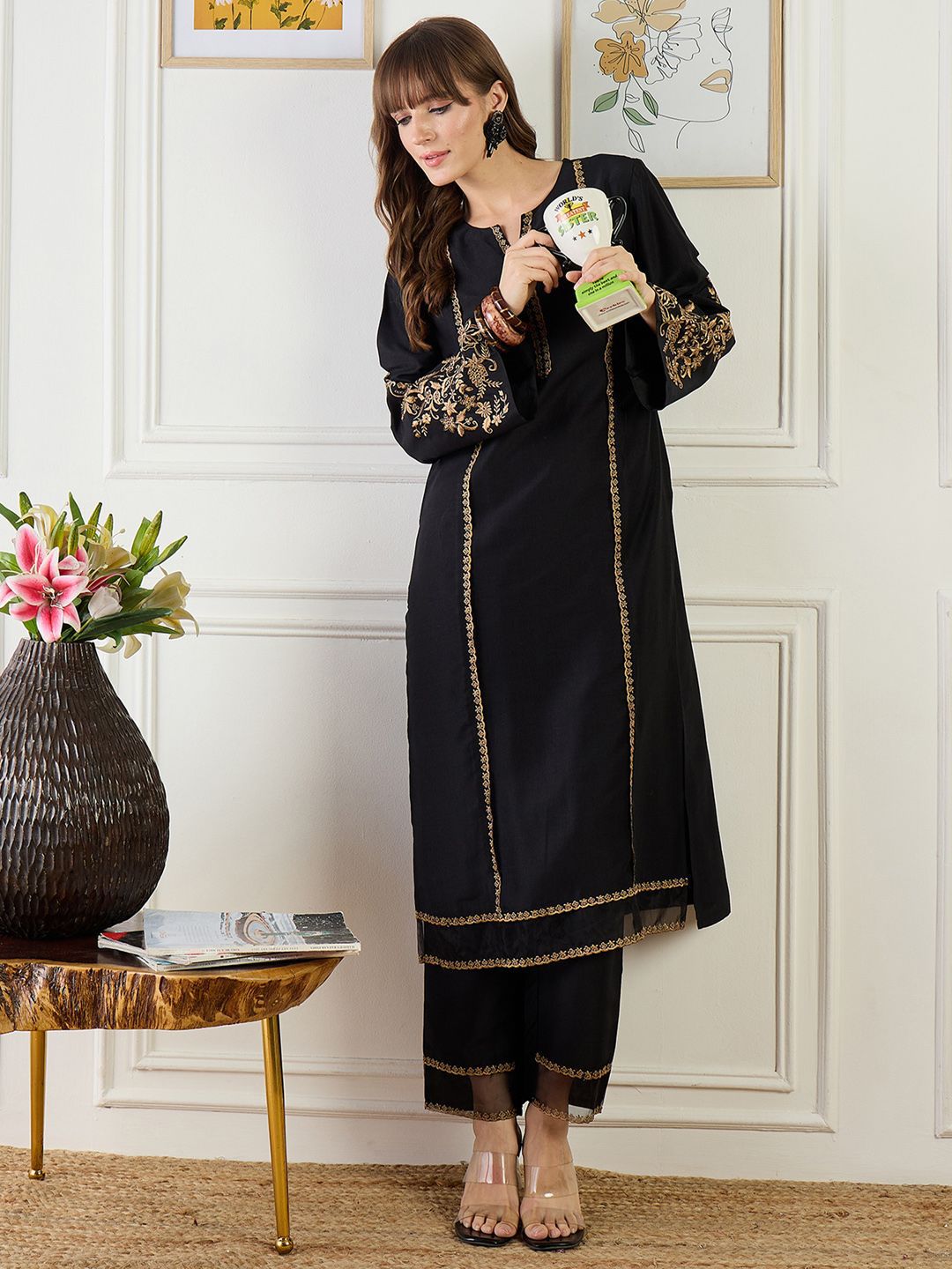 Women Ethnic Motifs Embroidered Kurta with Trousers