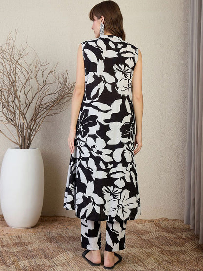 Women Floral Printed Pleated Pure Cotton Kurta with Trousers