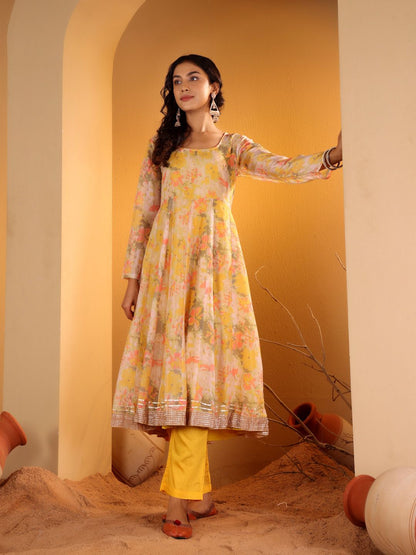 Dhiyona VA Women'sYellow Floral Printed Square Neck Kurta With Trousers & Dupatta