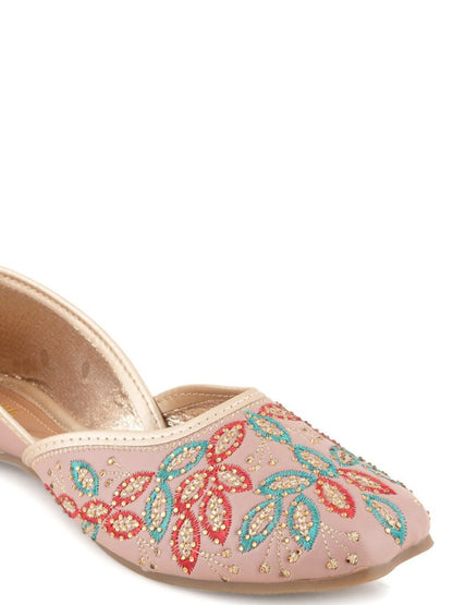 Dhiyona AK Embroidered Mojaris
