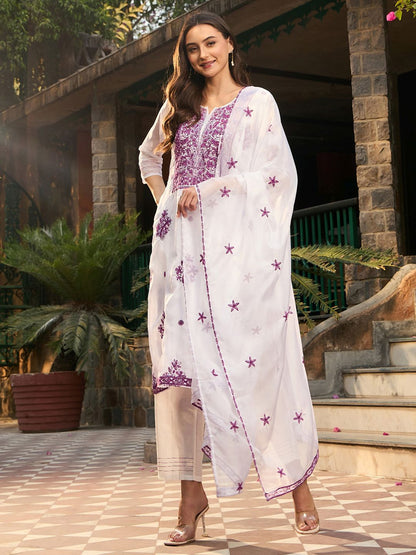 Floral Embroidered Regular Thread Work Kurta with Trousers & Dupatta