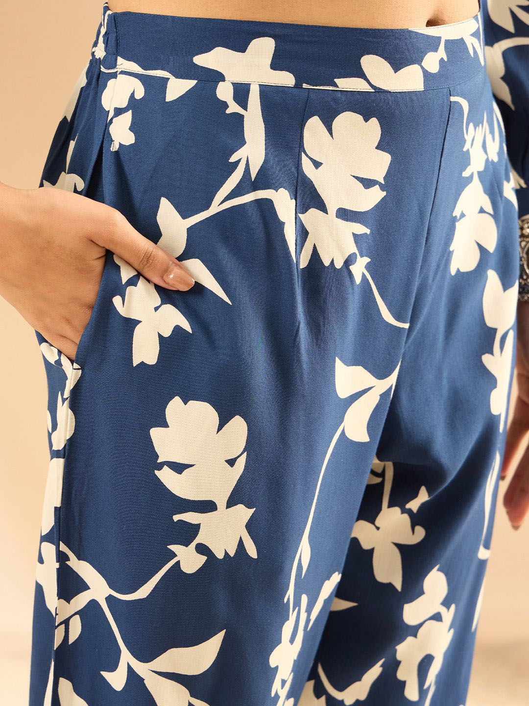 Women Floral Printed Regular Kurta with Trousers