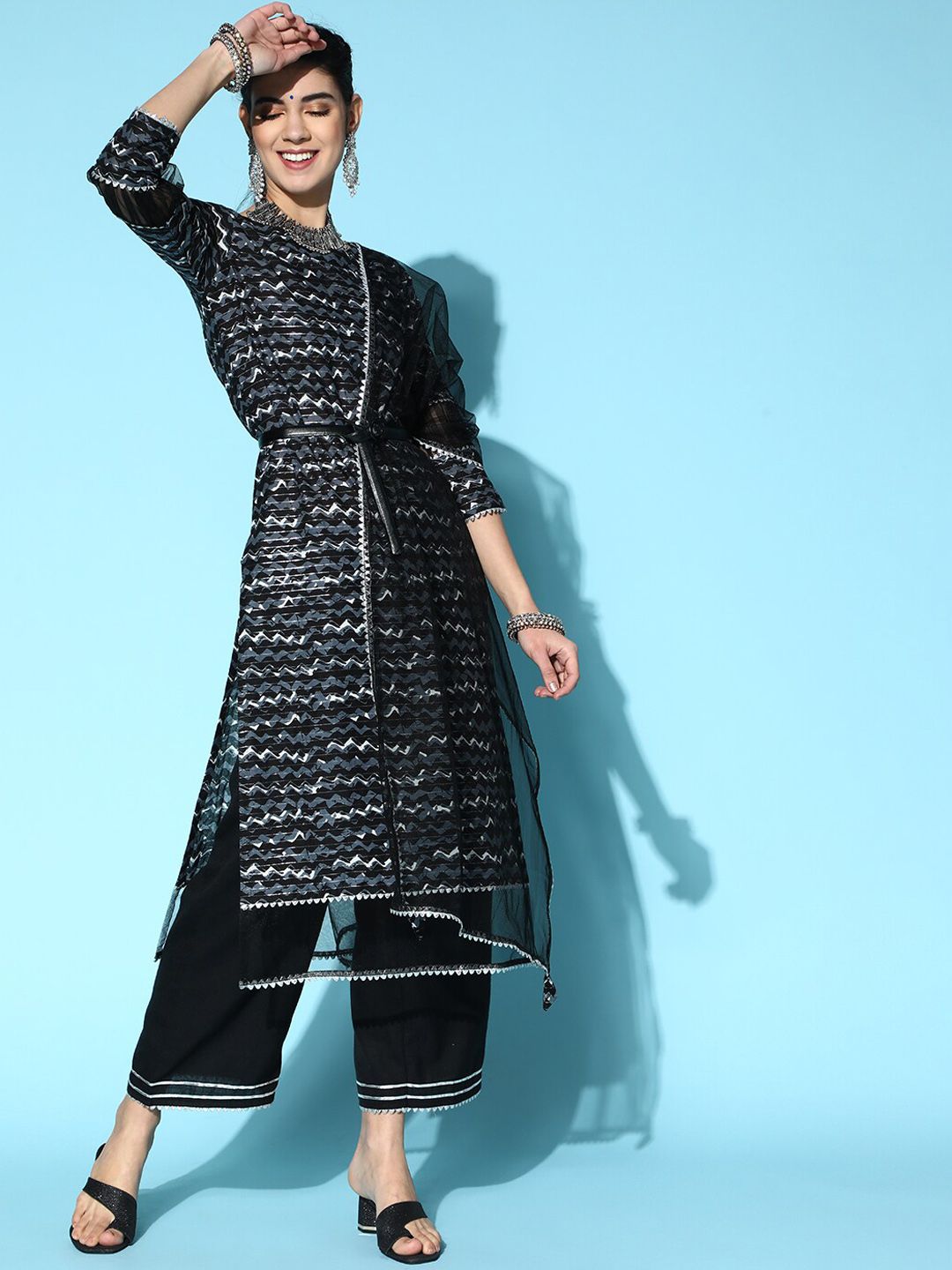 Dhiyona IE Women Printed Gotta Patti Kurta With Trousers & Dupatta