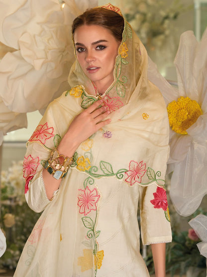 Women Floral Embroidered Regular Thread Work Kurta with Trousers & With Dupatta