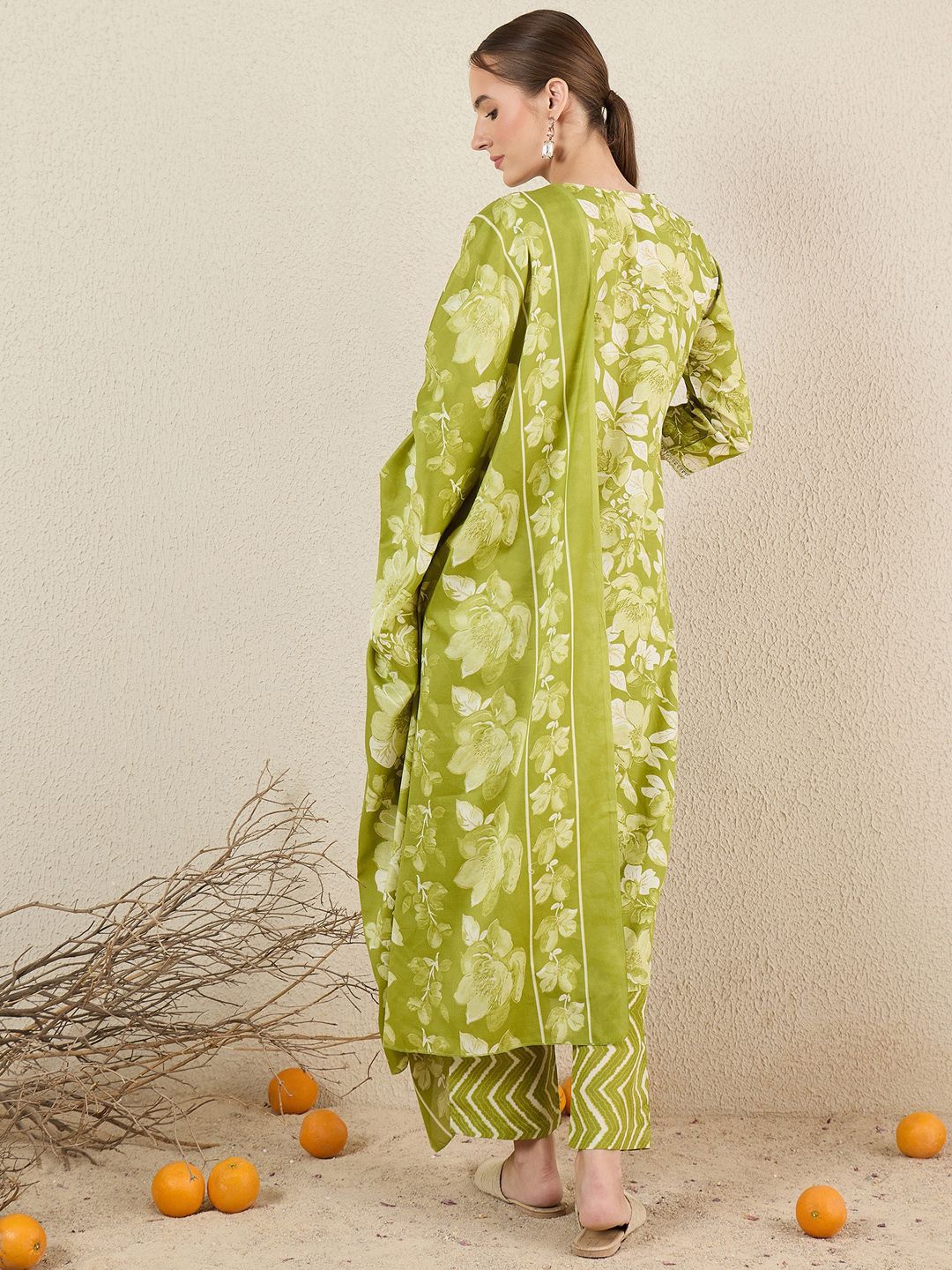 Dhiyona IE Women Floral Printed Kurta with Trousers & Dupatta