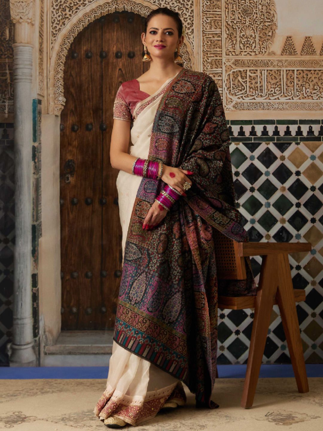 Dhiyona PA Women Paisley Woven Design Shawl